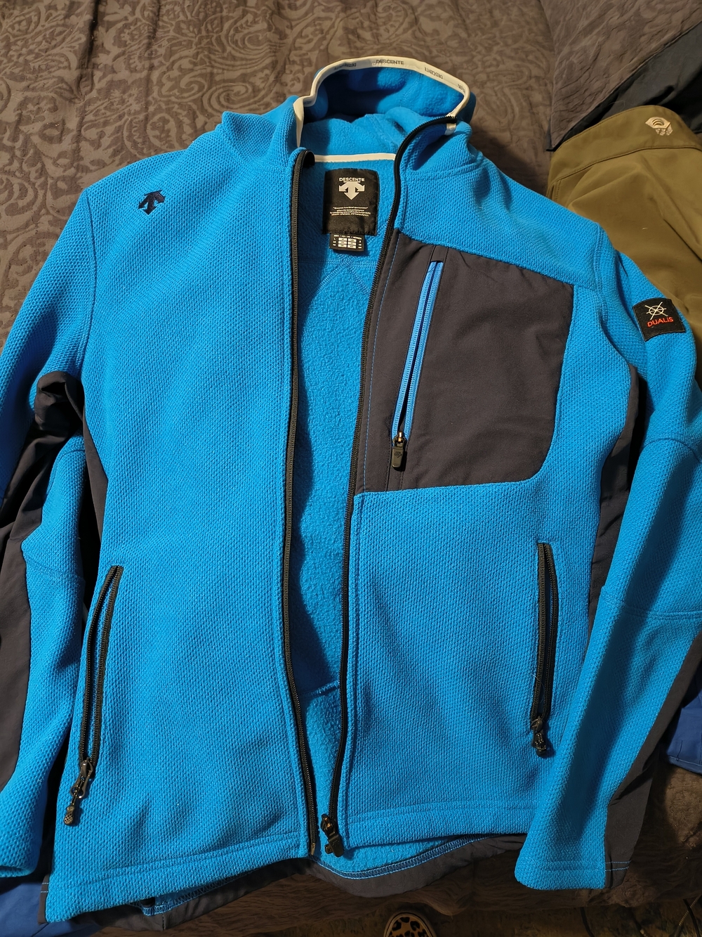 Descente Men’s Blue Fleece Jacket with Contrast Panels